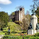 Half Price Offer - Exeter City Apartment